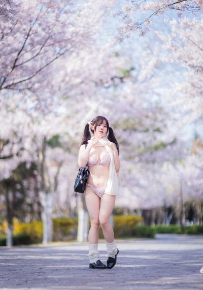 日韩翘臂裸体性爱视频_高清电影大全在线