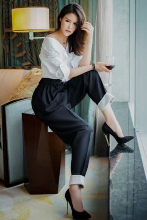 女女自慰揉出水了_BD完整在线观看