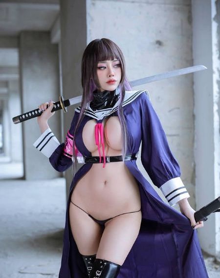 傲慢少爷张开腿挨C女攻_高清完整版