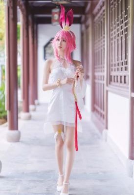 woen人妖大全pics_720在线播放