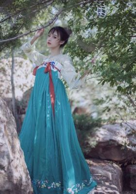 漂亮人妻被黑人久久久精品_4K手机在线看