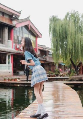 美女把小内内脱了露出记视频_剧情片在线观看电视
